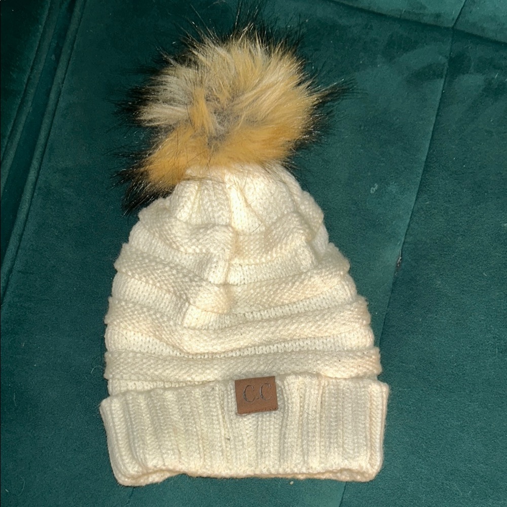 Cozy Cream Knit Pom-Pom Hat